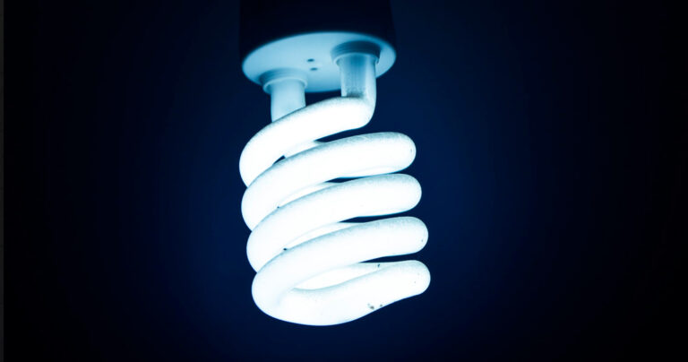 Ahorra energía con los espejos LED de Xpertials