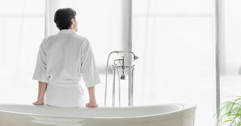 Espejo de baño con luz natural